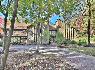 2565 Cedarwood Rd, Pepper Pike, OH 44124