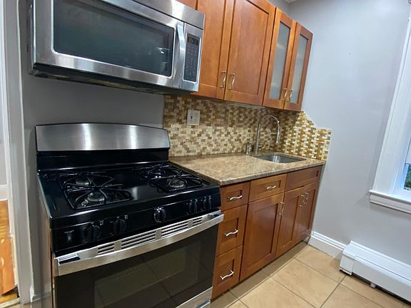 3rd image of 26 Valdale Ave #1B