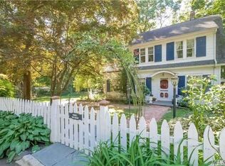 34 Walters Ave, Cold Spring Harbor, NY 11724