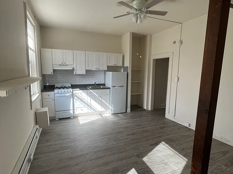 1921 Wallace St #3F — Photo 1