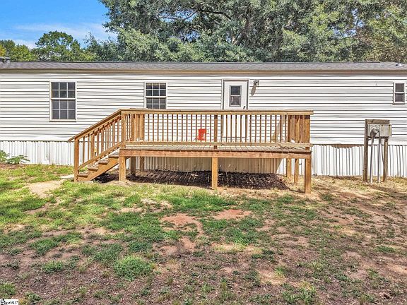4th image of 14 Golden Ln