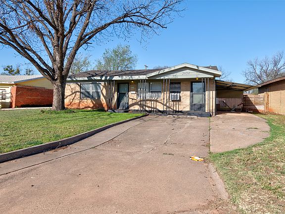 2nd image of 2034 N Mockingbird Ln