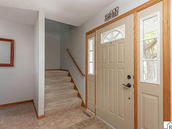 5th image of 305 Chancery Ln