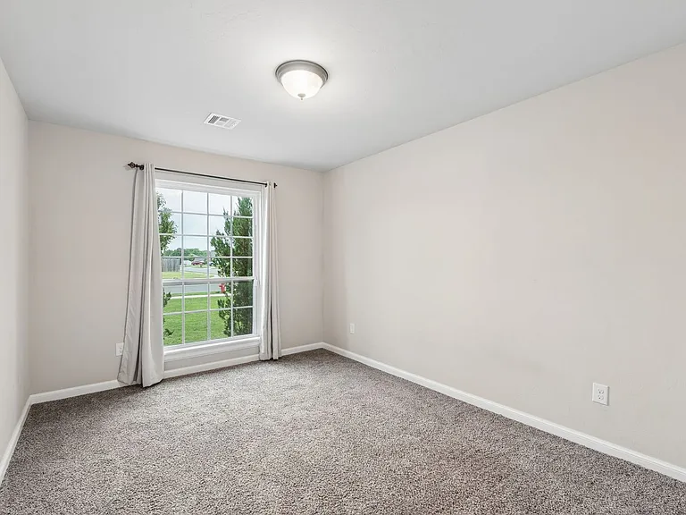 1751 Lexington Ct — Photo 32