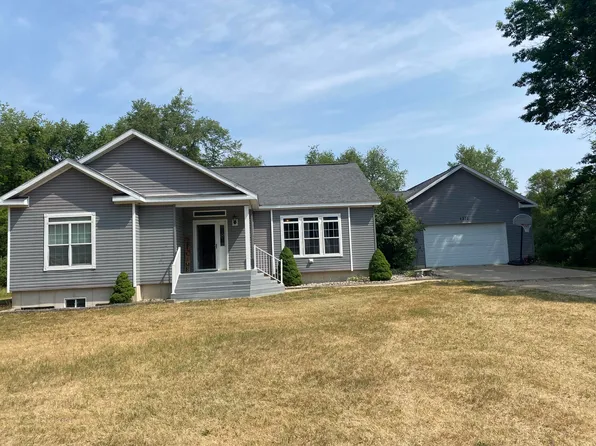 6370 Club House Dr E, Stanwood, MI 49346