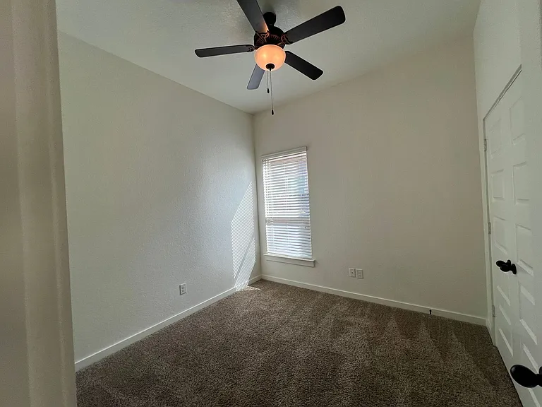 2243 Avery Vlg — Photo 14