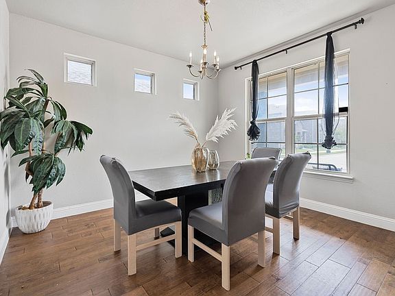 2nd image of 1309 Sage Way