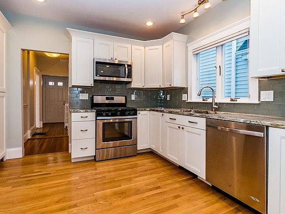 2nd image of 58 Albion St #1