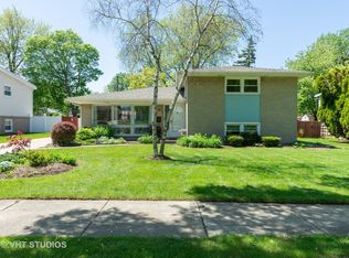 906 S William St, Mount Prospect, IL