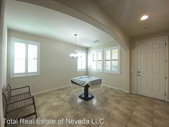 4th image of 252 Garden Arbor Ct
