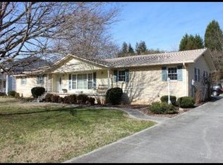 609 Riverbend Rd, Clinton, TN 37716