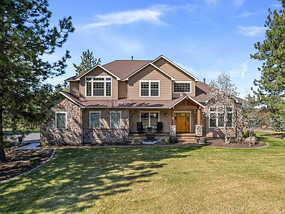 2nd image of 1409 E Wildflower Ln