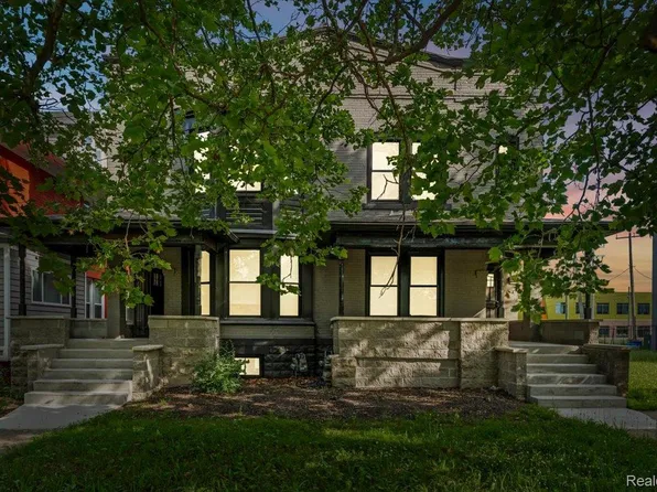 58 E Philadelphia St, Detroit, MI 48202
