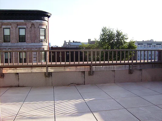 Rented by Perry Associates NYC Inc | media 24