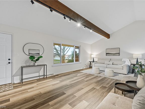 4th image of 4633 Hickory Ridge Ave