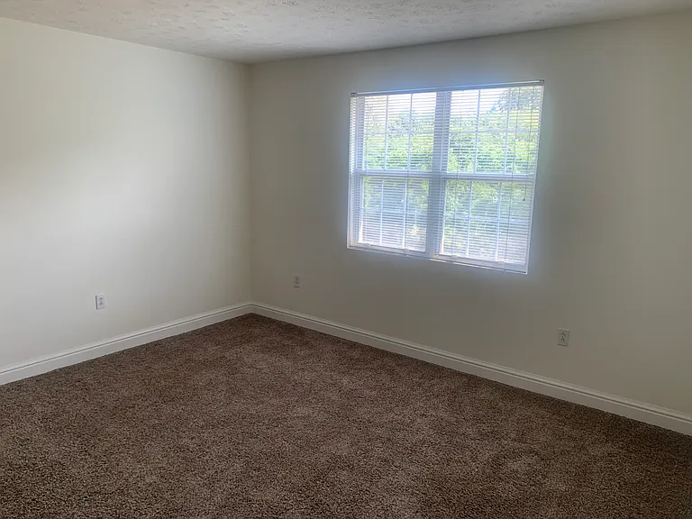 127 Greenwood Dr #8 — Photo 9