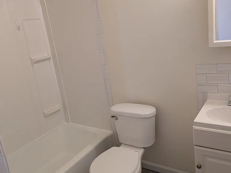 1105 Union St — Photo 2