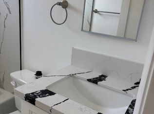 376 E 236th St, Carson, CA 90745