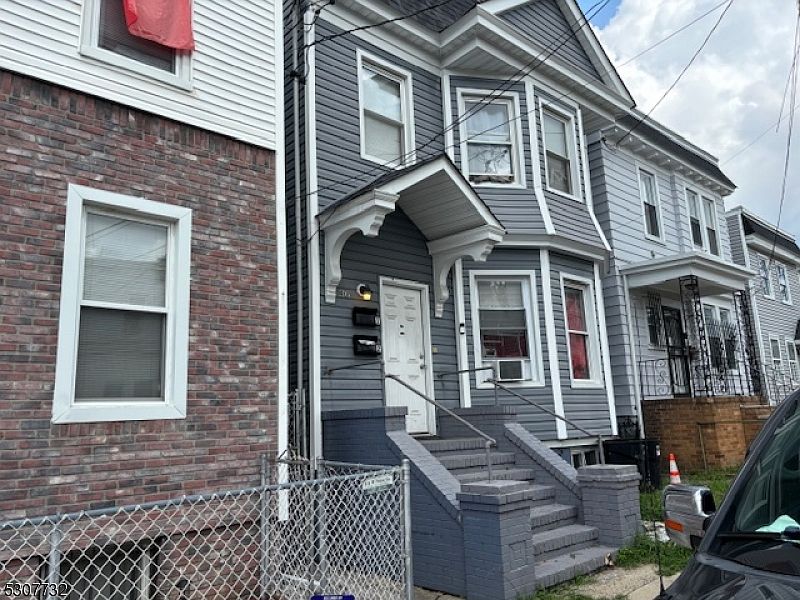 1st image of 36 Arverne Ter