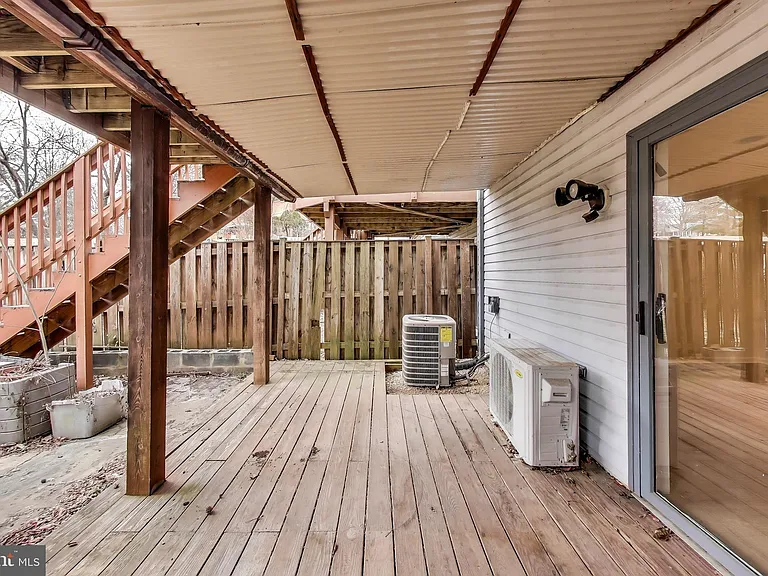 20488 Summersong Ln — Photo 32