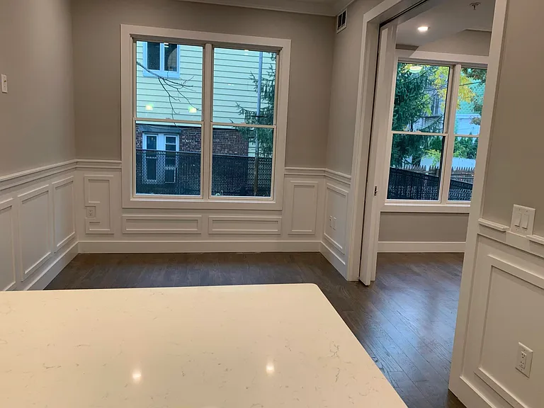 1004 Summit Ave #102 — Photo 3