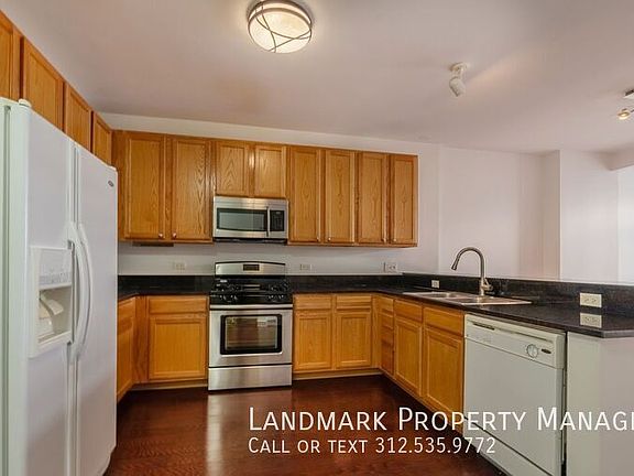 5th image of 1600 S Prairie Ave Unit 808