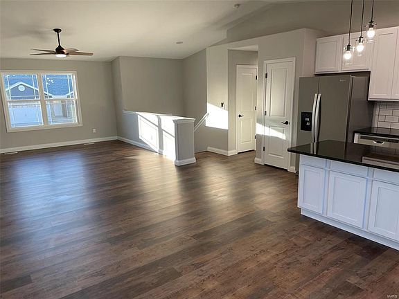 3rd image of 1102 Baseball Dr