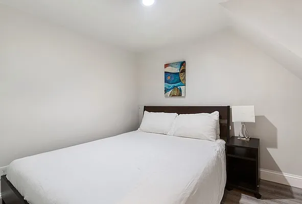 Rented by Compass | media 10