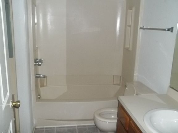 3rd image of 217 Sandcreek Dr