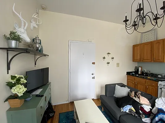 Rented by Oxford Property Group | media 26