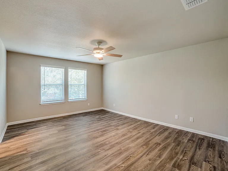 Villas at College Park — Photo 16