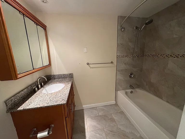 751 Highland Ave — Photo 13