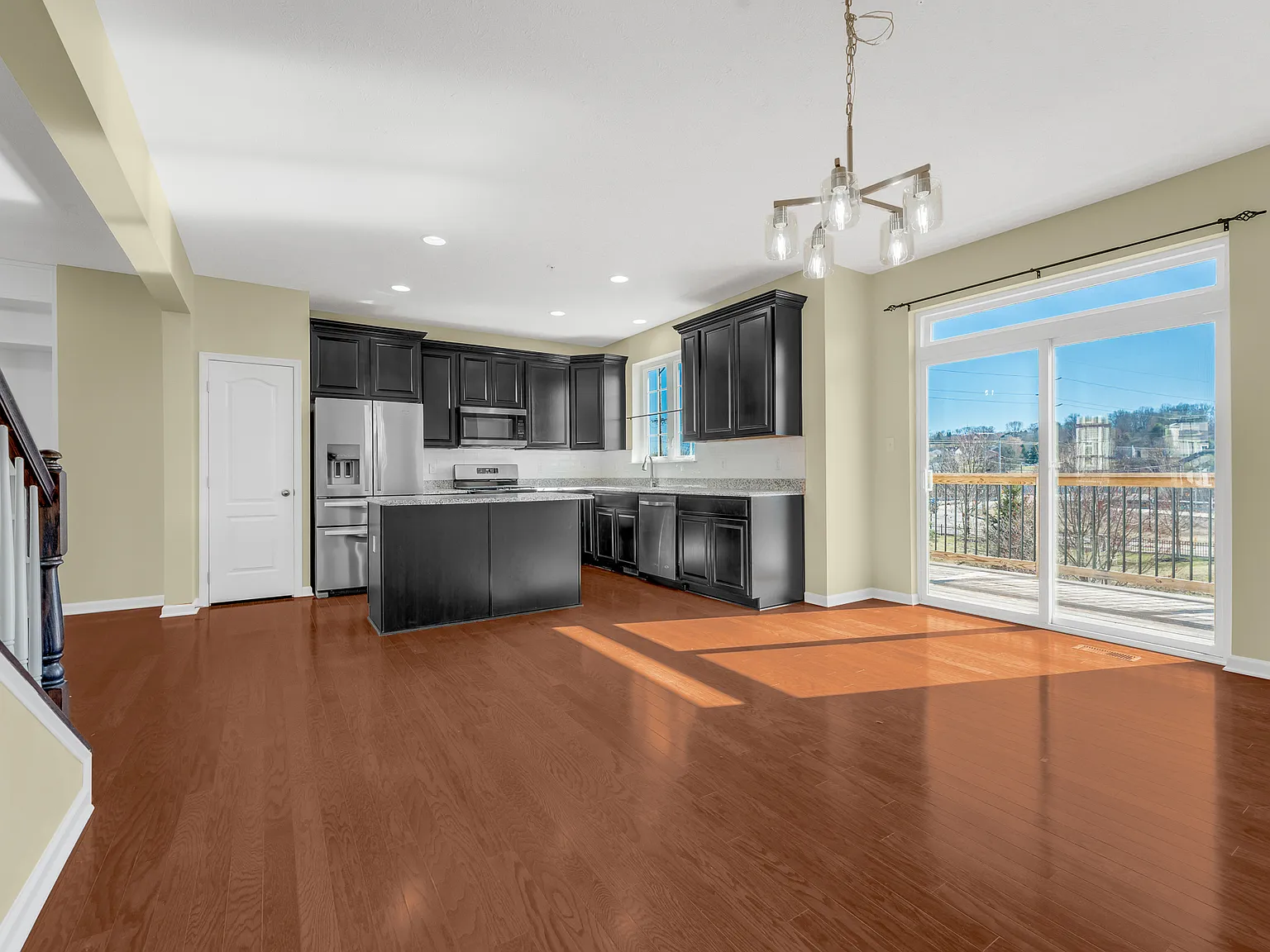 3 bed, 2.5 bath, 1882 sqft, $2,650 — Photo 3