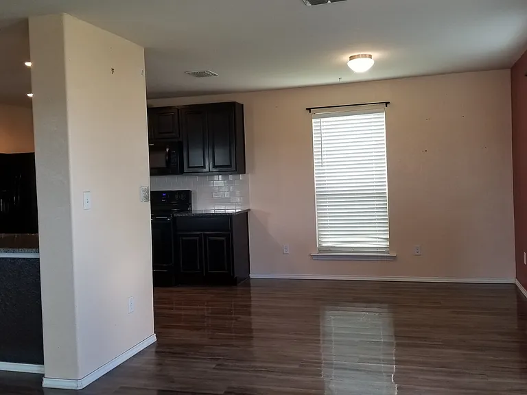 2401 Ranger Pass — Photo 4