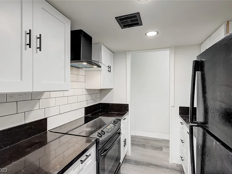 1922 Fairfield Ave #102 — Photo 10