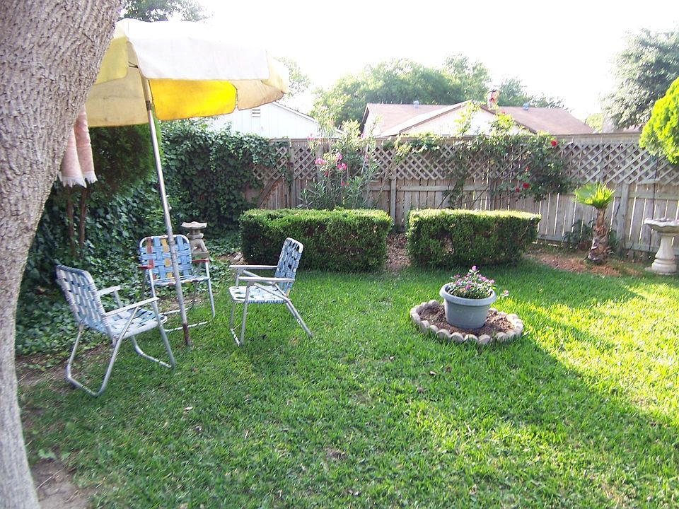 2nd image of 4418 Ponderosa Ln