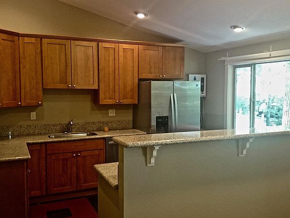 Open kitchen with granite & Stainless Steel Appliances