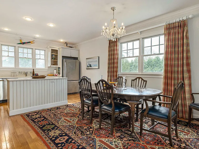 808 Central Rd — Photo 32