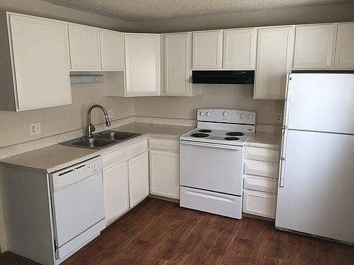 2nd image of 3600 S Lowell Blvd APT 105S