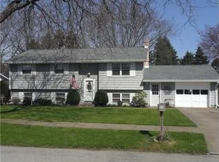 318 Riley Dr, Girard, PA 16417