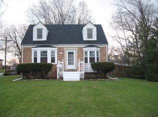 827 N County Line Rd, Hinsdale, IL 60521