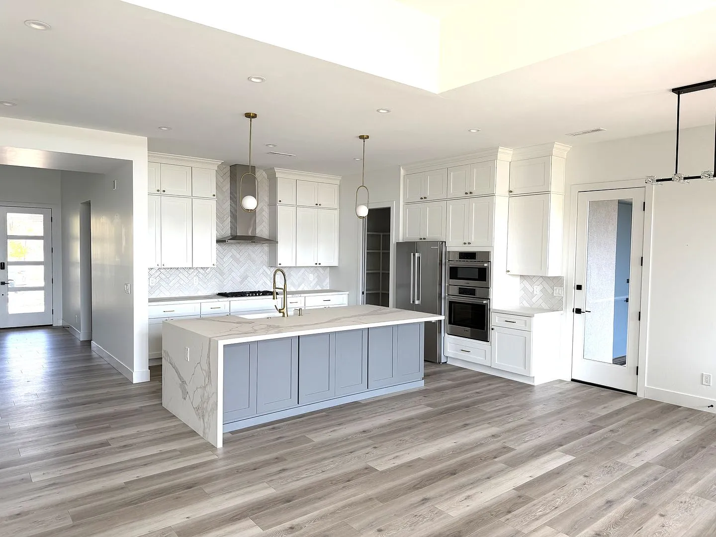 Beautiful New Home in Prescott Ranch — Photo 4