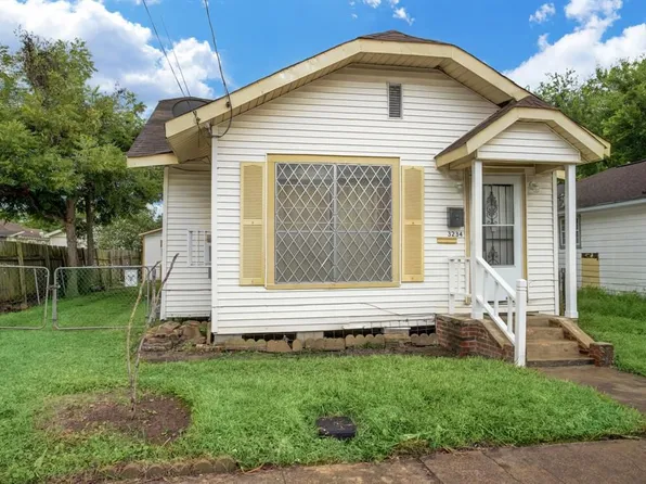 3234 Simmons St, Houston, TX 77004