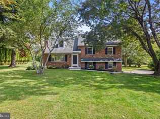20 Stonehenge Ln, Malvern, PA 19355