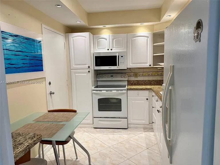 1980 S Ocean Dr #6N — Photo 2