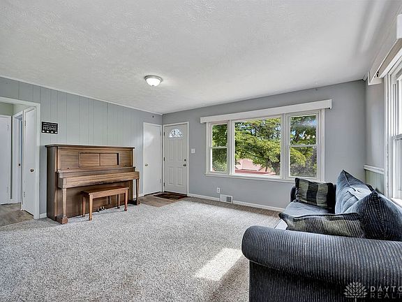 2nd image of 3631 Roselawn Dr