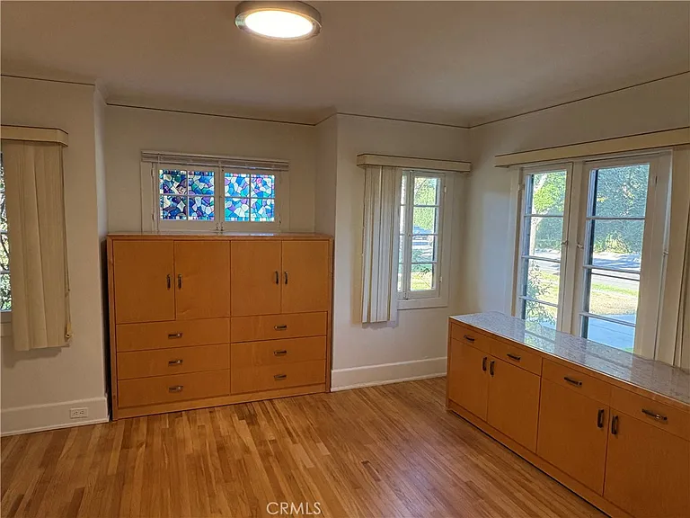 894 S Los Robles Ave — Photo 8