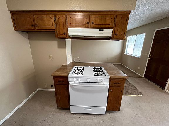 4th image of 2941 W Caldwell Ave #D