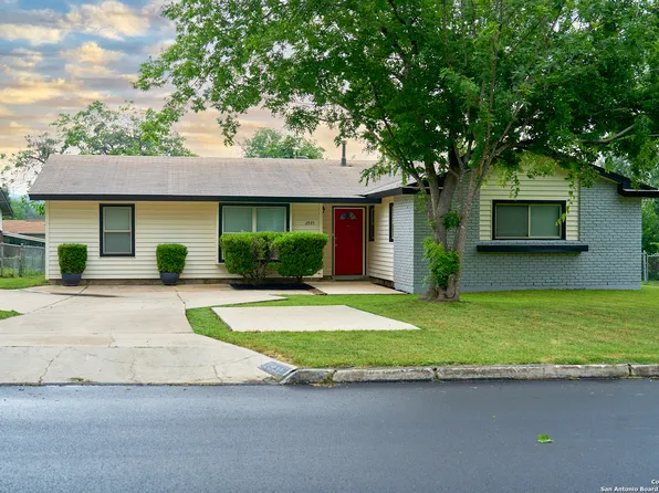2935 WOODCLIFFE ST, San Antonio, TX 78230