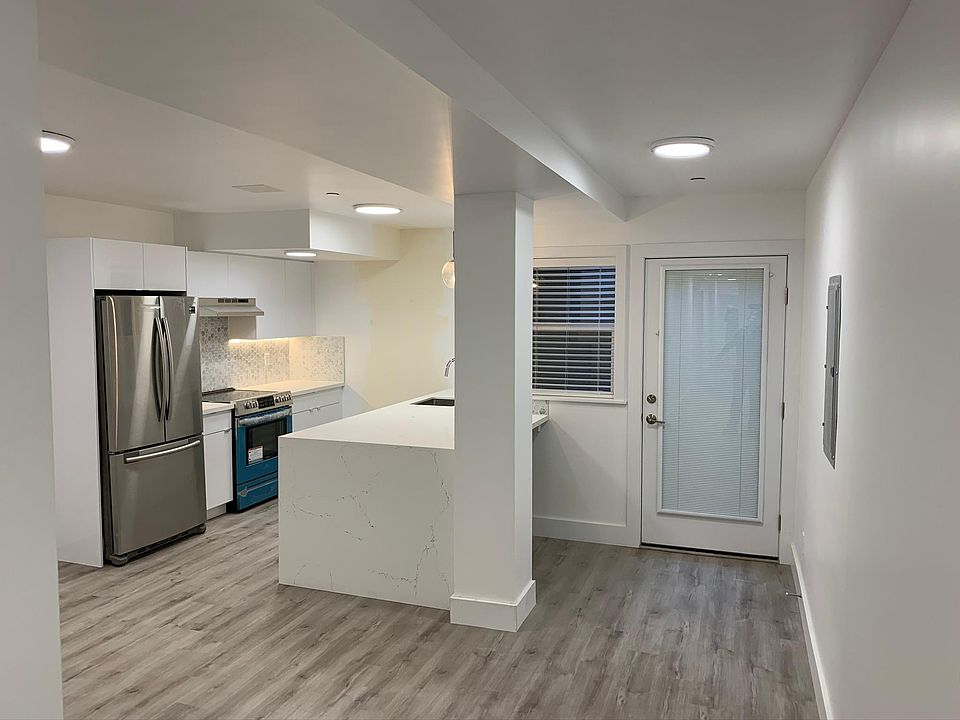 Kitchen & Living Area